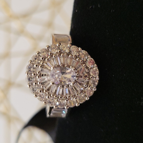 Oval Diamond Simulated Anniversary Ring Size 8 - Picture 6 of 17